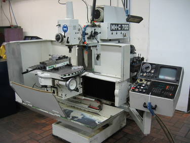 Universal-Werkzeug-Fräsmaschine MAHO MH-C 700